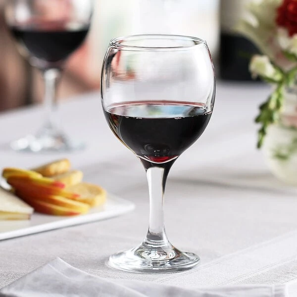 Pasabahce 44411-048 Capri 10 Oz. All-Purpose Bistro Wine Glass - 48/Case 1 Pasabahce 44411-048 Capri 10 Oz. All-Purpose Bistro Wine Glass - 48/Case