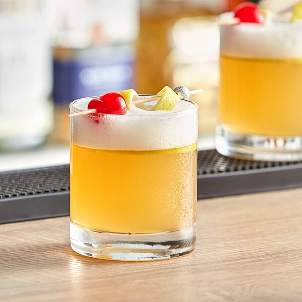 Acopa Straight Up 11 Oz. Rocks / Old Fashioned Glass - 12/Case 1 Acopa Straight Up 11 Oz. Rocks / Old Fashioned Glass - 12/Case